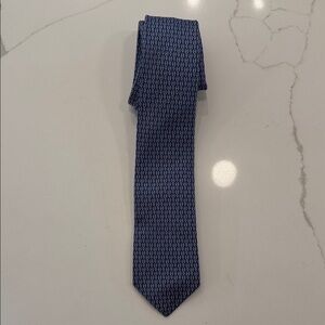 Hermes Elegant Blue and Pink Geometric Tie